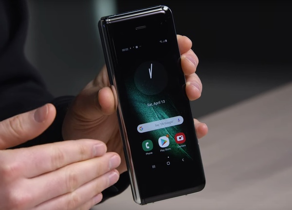 Samsung Galaxy Fold - 2.jpg
