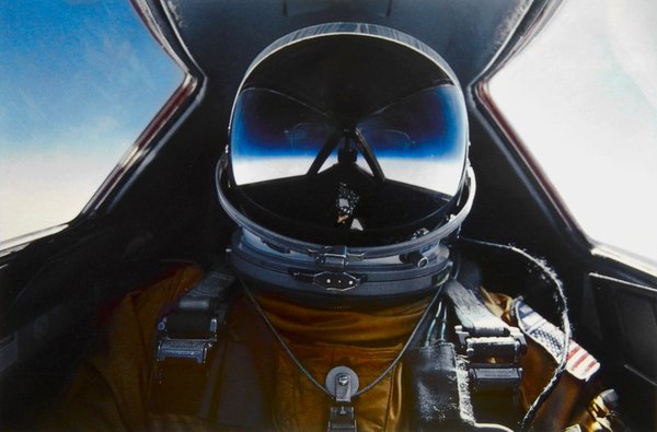 SR-71 pilot in flight.jpg